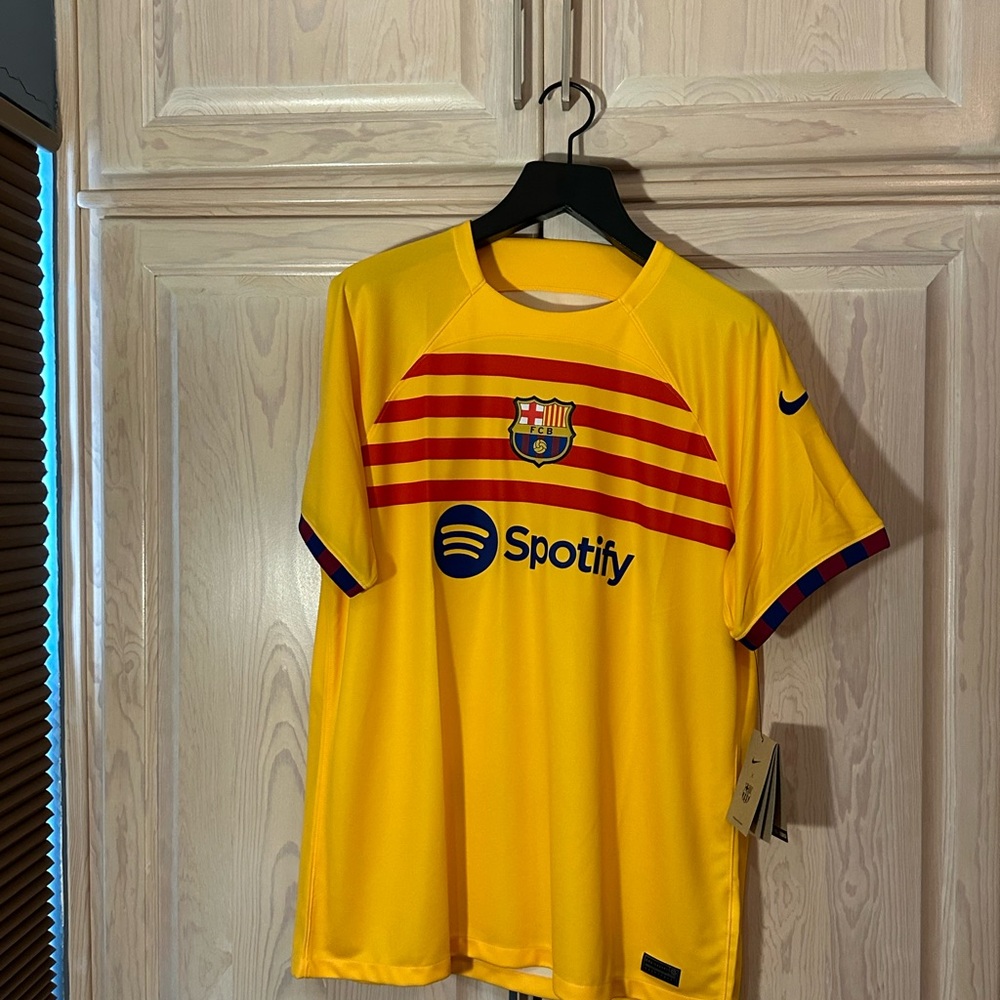 Nike Barcelona catalunya soccer jersey xl